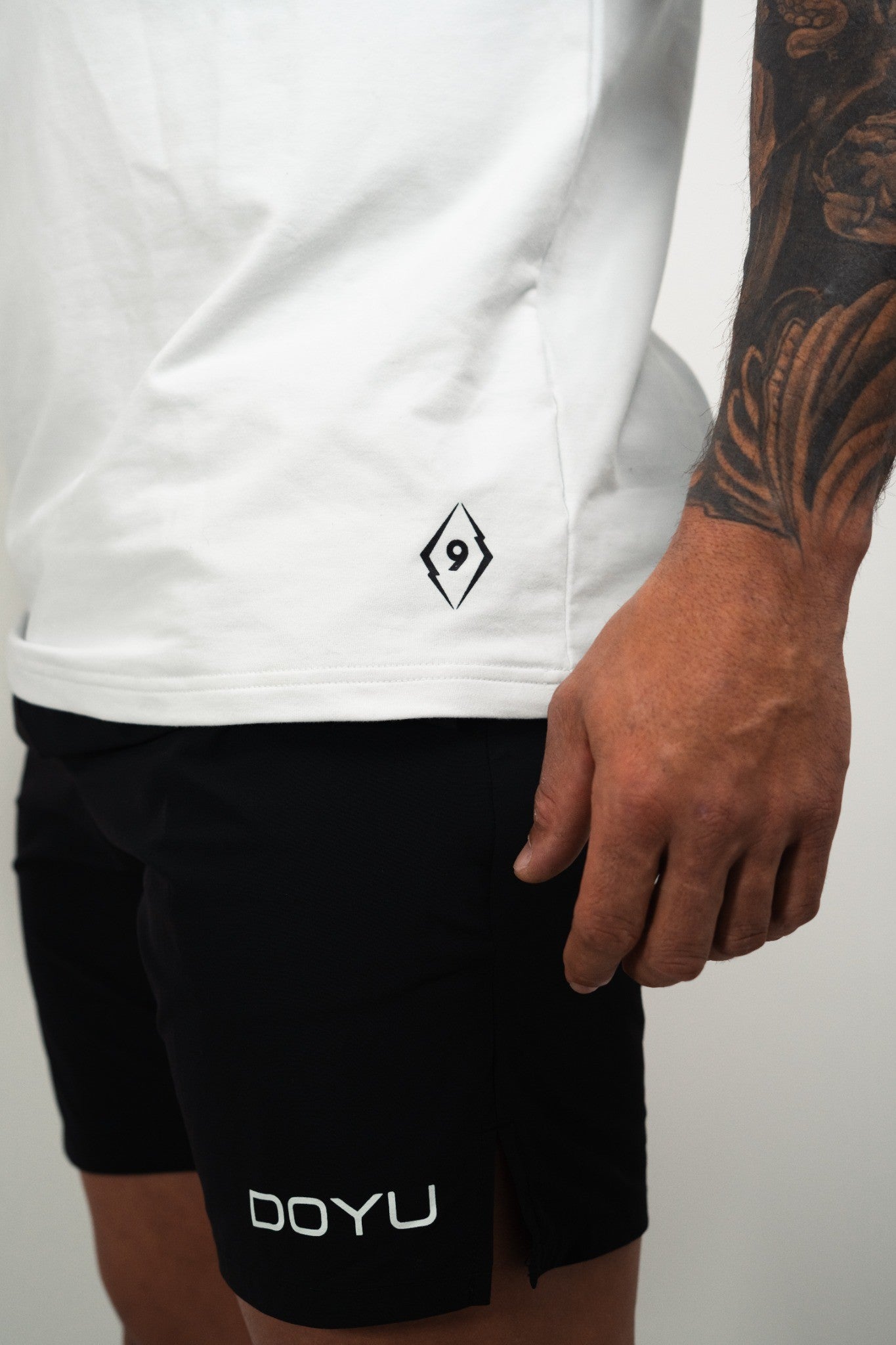 DOYU SLEEVELESS SHIRT WHITE MOUNTAIN