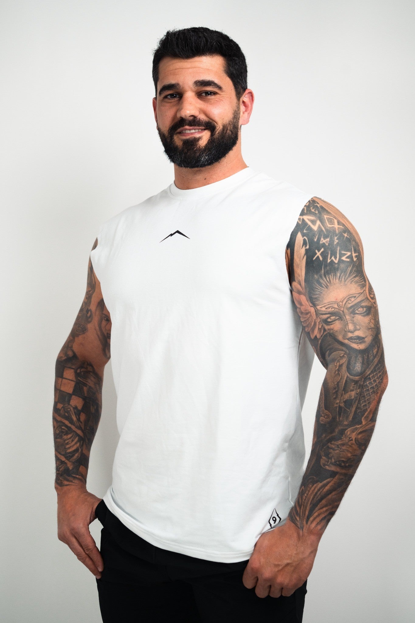 DOYU SLEEVELESS SHIRT WHITE MOUNTAIN