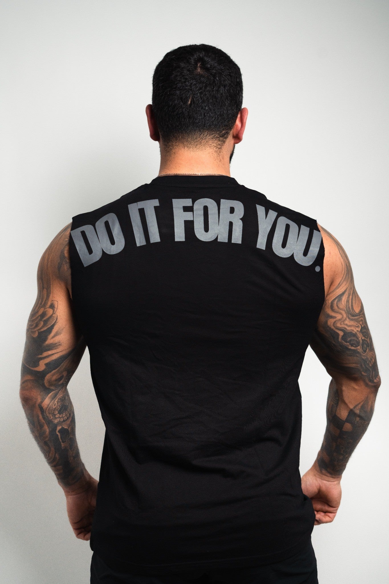 DOYU SLEEVELESS SHIRT BLACK